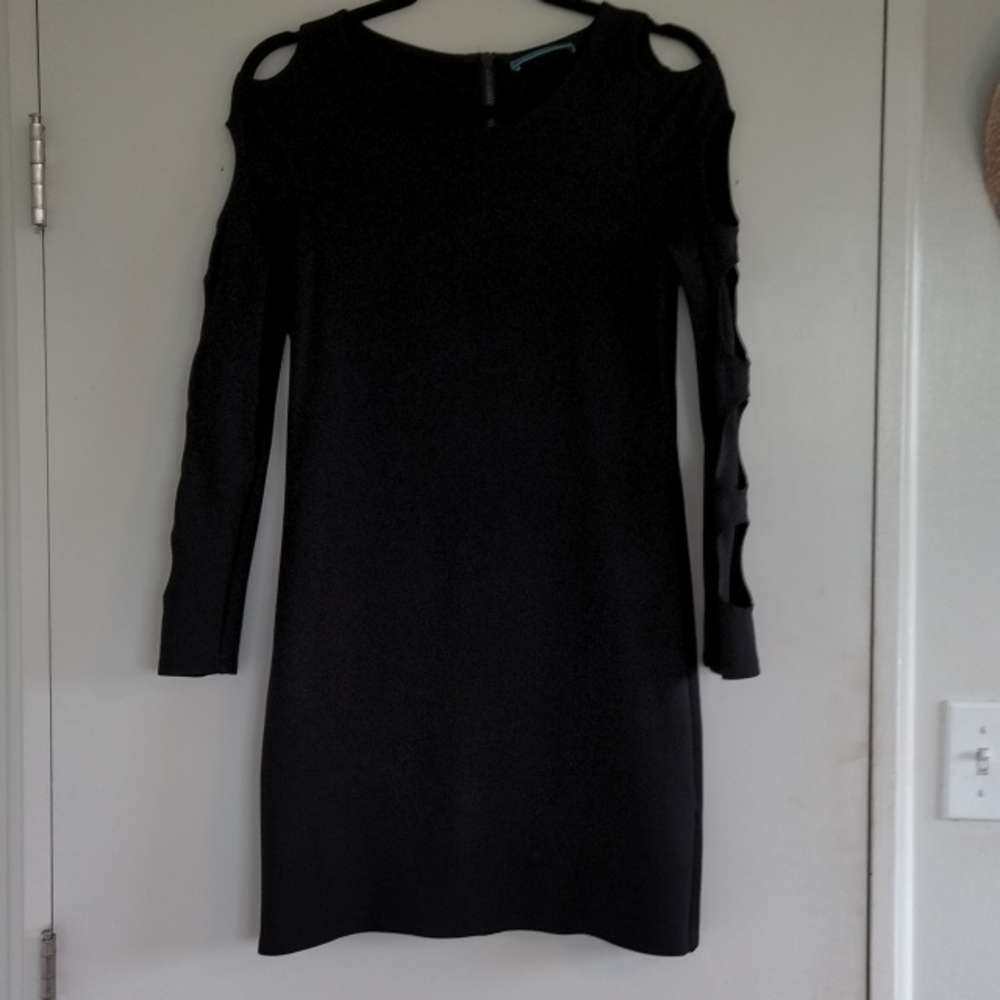 Alice+ Olivia 60s mod shift with cut outs on sleeves